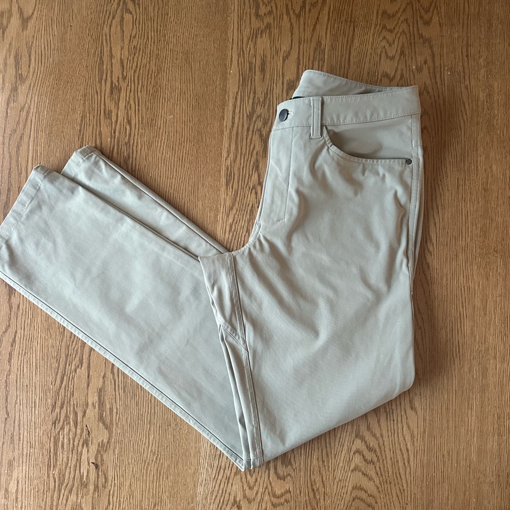 Men's khaki Lululemon ABC Pant.